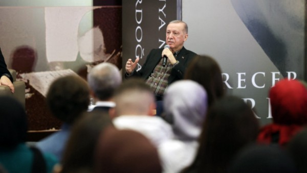 Başkan Erdoğan'dan gençlere burs müjdesi! Rakamı bizzat duyurdu